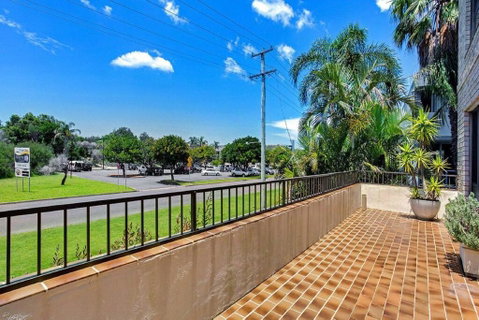14 'THE DUNES', 38 MARINE DR - LARGE UNIT WITH POOL, TENNIS COURT AND DIRECTLY ACROSS FROM FINGAL - Accommodation Burleigh 2