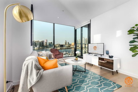 145, Premium Waterfront Suite In Docklands - Accommodation Burleigh 2