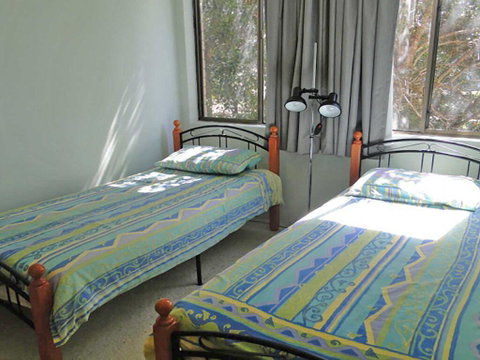 15 'Harbourside' 3-7 Soldiers Point Road - Right On The Waterfront - Accommodation Burleigh 3