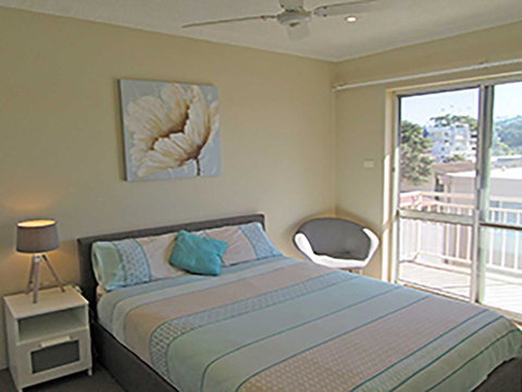 15 'Kanangra', 39 Soldiers Point Road - Fantastic Unit Right On The Water - Accommodation Burleigh 1