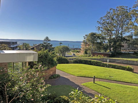 15 'The Commodore' 9-11 Donald Street - Great Unit Only A Short Walk To CBD - Accommodation Burleigh 0