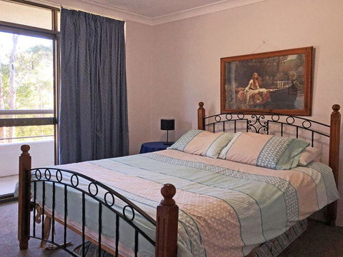 15 'The Commodore' 9-11 Donald Street - Great Unit Only A Short Walk To CBD - Accommodation Burleigh 3
