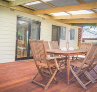 17 Broadbeach Drive - Free WiFi - Accommodation Burleigh