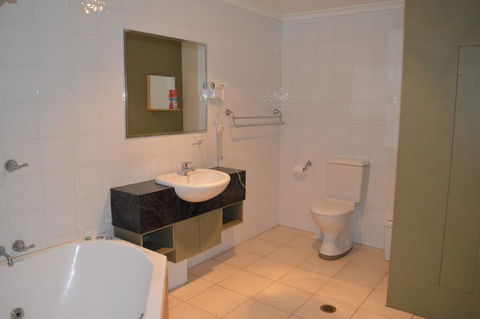 18 Lakeview Plaza - Accommodation Burleigh 3