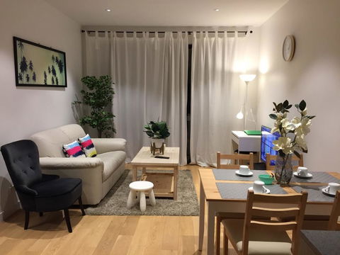 18 Surflen St - Accommodation Burleigh 0