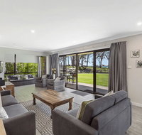 19 'Bay Parklands' 2 Gowrie Avenue - ground floor renovated unit with water views  WIFI - Accommodation Burleigh