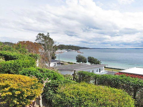 2 'Highpoint' 4 Magnus Street - Two Bedroom Unit Close To Nelson Bay CBD - Accommodation Burleigh 2