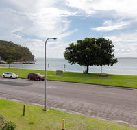 2 'Little Hut' 20 Kurrawa Close - Stunning water views of Little Beach - Accommodation Burleigh