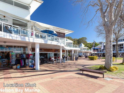 2 'Seashells' 21-23 Magnus Street - Pool , Lift , Aircon - Accommodation Burleigh 0