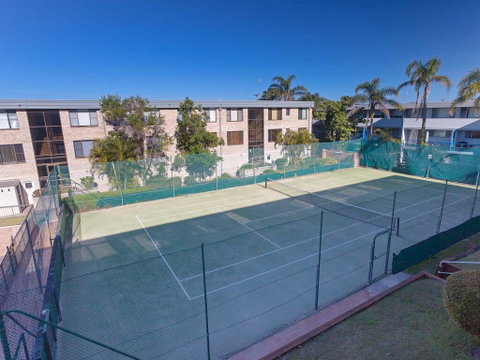 2 'The Dunes', 38 Marine Drive - Pool, Tennis Court And So Close To The Beach - Accommodation Burleigh 3
