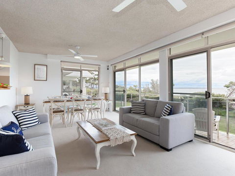 2 'The Helm' 22 Voyager Cl - Stunning Waterfront Unit With Air Conditioning - Accommodation Burleigh 2
