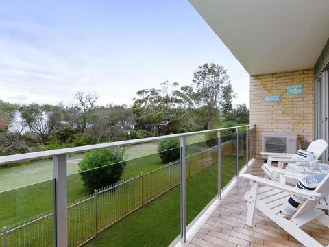 2 'The Helm' 22 Voyager Cl - Stunning Waterfront Unit With Air Conditioning - Accommodation Burleigh 1