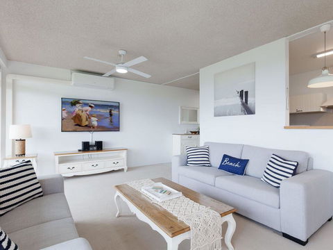 2 'The Helm' 22 Voyager Cl - Stunning Waterfront Unit With Air Conditioning - Accommodation Burleigh 3