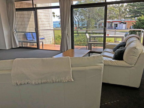 2 'Villa Ellisa', 8-10 Columbia Cl - Beautiful Water Views & Directly Across To Little Beach - Accommodation Burleigh 2