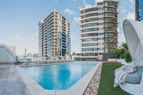 2 Bed Brisbane Resort Apartment - Accommodation Burleigh 0