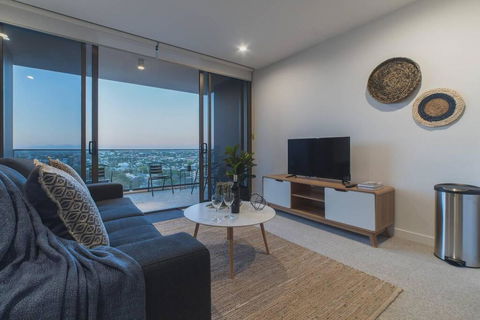 2 Bed Brisbane Resort Apartment - Accommodation Burleigh 1