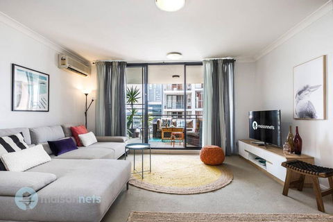 2 Bedroom 2 Bathroom Apt With Balcony And Parking - Accommodation Burleigh 0