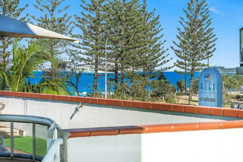 2 Bedroom Alex Unit - Ocean, Pool And Park Views - Accommodation Burleigh 3