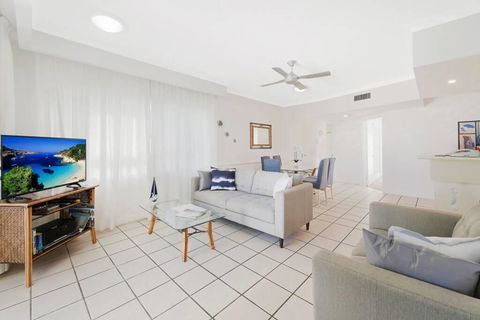 2 Bedroom Alex Unit - Ocean, Pool And Park Views - Accommodation Burleigh 2