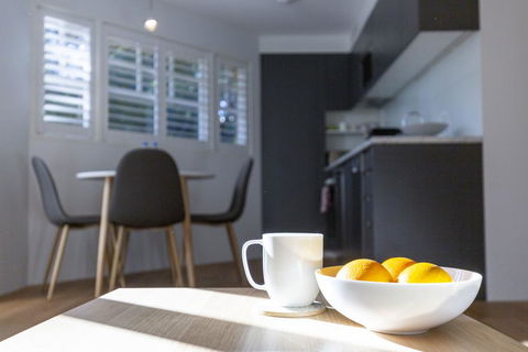 2 BEDROOM BRAND NEW APT // MOMENTS FROM RNSH - Accommodation Burleigh 3