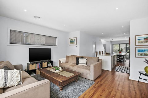 2 Bedroom Townhouse - Family & Corporate Bookings Only - Accommodation Burleigh 2