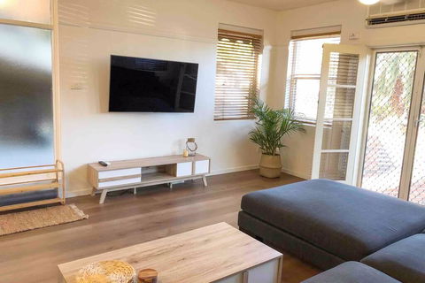 2 Bedroom, SHORT Walk To CBD,BEACH And DARBY ST - Accommodation Burleigh 0