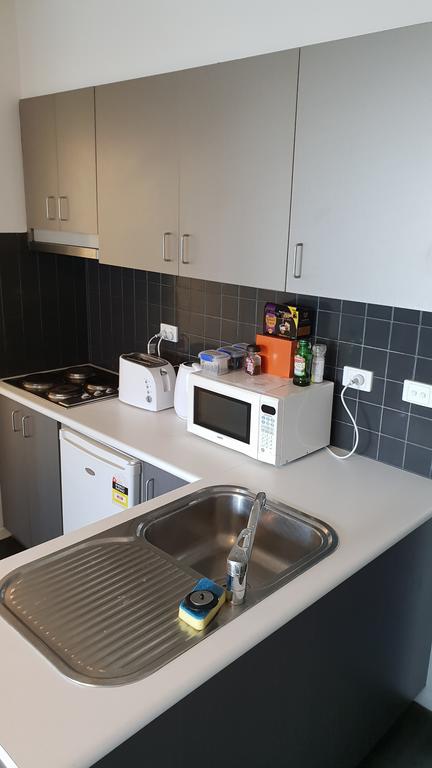 2 Bedrooms CBD FREE Tram Apartment (Melb Central, China Town, Queen Victoria Market, Melbourne University, RMIT, Etc) - Accommodation Burleigh 2
