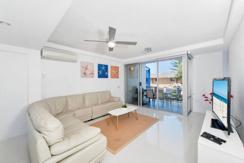 2 Cirrus - Accommodation Burleigh 1
