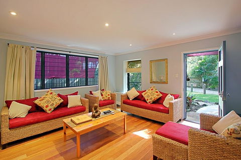 2 Manfred Street, Belongil Beach - Susie's Beach House - Accommodation Burleigh 2