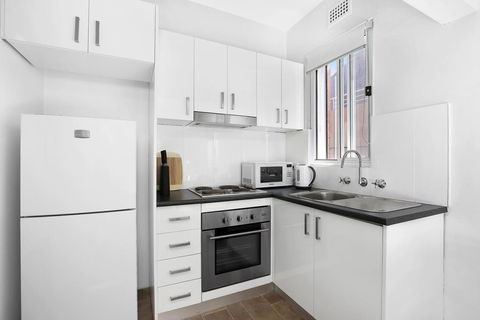2 South Pacific - Accommodation Burleigh 3