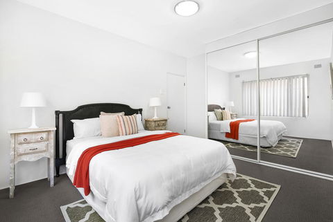 2 South Pacific - Accommodation Burleigh 1