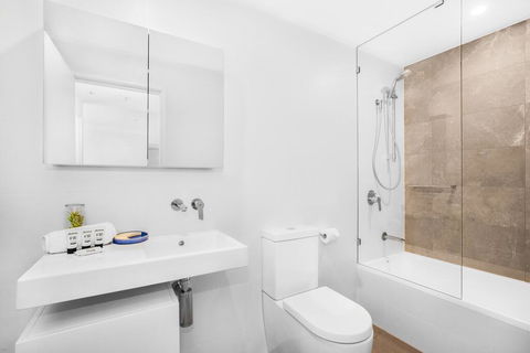 2-Bed Beach Apartment With Pool, Parking And Balcony - Accommodation Burleigh 3