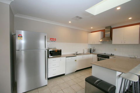 2/17 Jillamatong Street - Accommodation Burleigh 2