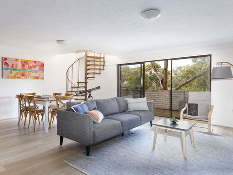 20 Booneroo - Walk To The Beach - Accommodation Burleigh 0