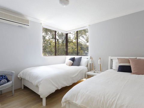 20 Booneroo - Walk To The Beach - Accommodation Burleigh 3
