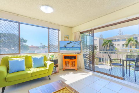 20 Kingsway 3 Bedroom Holiday Apartment - Accommodation Burleigh 0