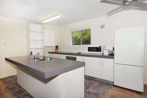 20 Scrub Road, Coolum Beach - Pet Friendly, Linen Included - Accommodation Burleigh 2