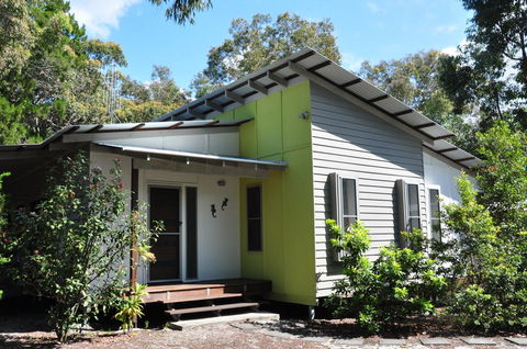 24 Esprit Drive - Beach Home With Open Plan Living And Walking Distance To Beach - Accommodation Burleigh 0