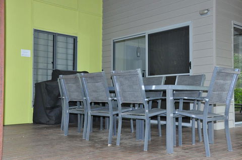 24 Esprit Drive - Beach Home With Open Plan Living And Walking Distance To Beach - Accommodation Burleigh 2