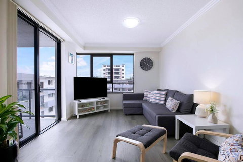 Breezy Beachside - Enjoy Outdoor Fun And Relaxation - Accommodation Burleigh 0
