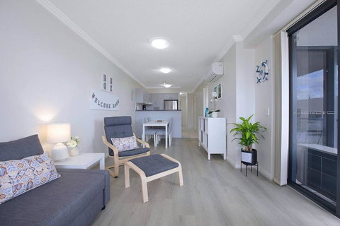 Breezy Beachside - Enjoy Outdoor Fun And Relaxation - Accommodation Burleigh 2