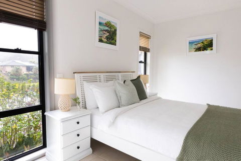 CABA17 - Waterfront Home With A Pool! - Accommodation Burleigh 3