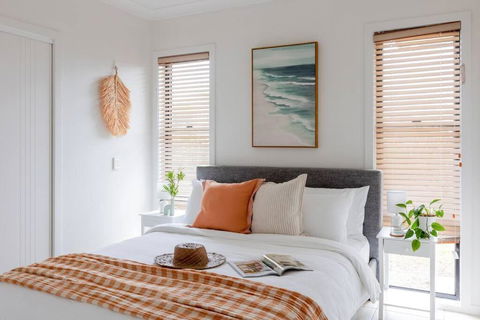 CABA17 - Waterfront Home With A Pool! - Accommodation Burleigh 4