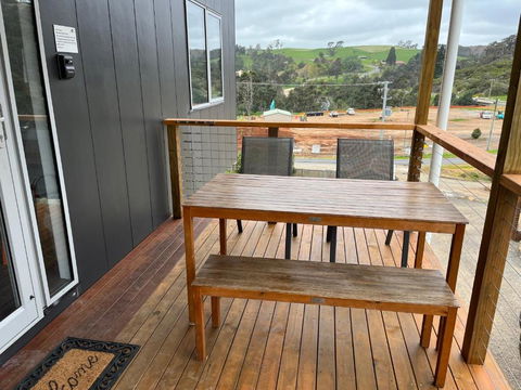 Derby Digs Cabin - Accommodation Burleigh 1