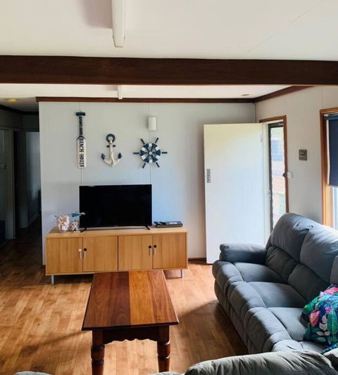 Dhu Drop Inn - Accommodation Burleigh 2