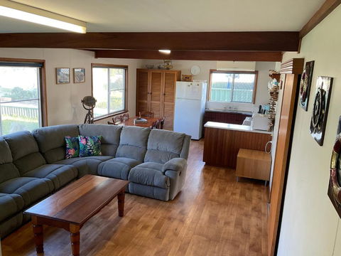 Dhu Drop Inn - Accommodation Burleigh 1