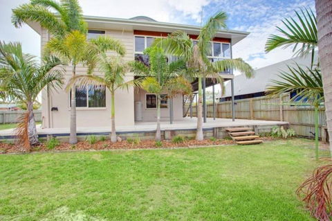 29 Cypress Avenue - Rainbow Beach, Close To The Beach With A Pool - Accommodation Burleigh 0