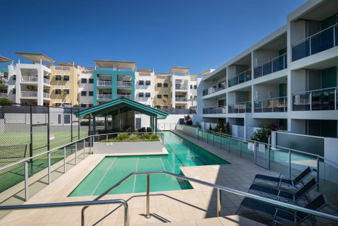 2BR Coolum Beach Escape , Courtyard, Pool, Spa, Tennis - Accommodation Burleigh 3