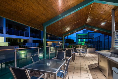 2BR Coolum Beach Escape , Courtyard, Pool, Spa, Tennis - Accommodation Burleigh 1