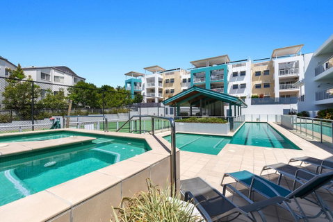2BR Coolum Beach , Rooftop Terrace, Spa, Tennis, Pool - Accommodation Burleigh 3